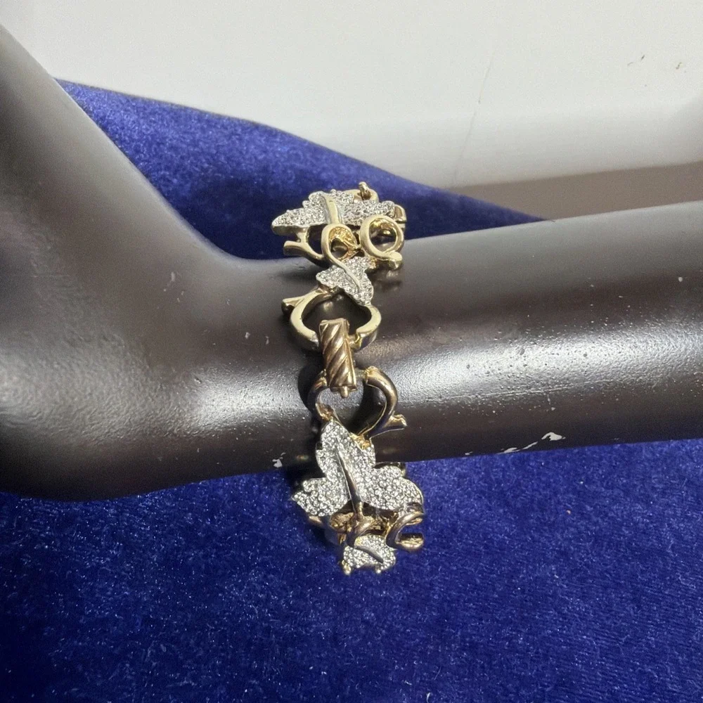 Sarah Coventry Signed Grape Leaf Hinged Gold Two Tone Vintage Bracelet 7